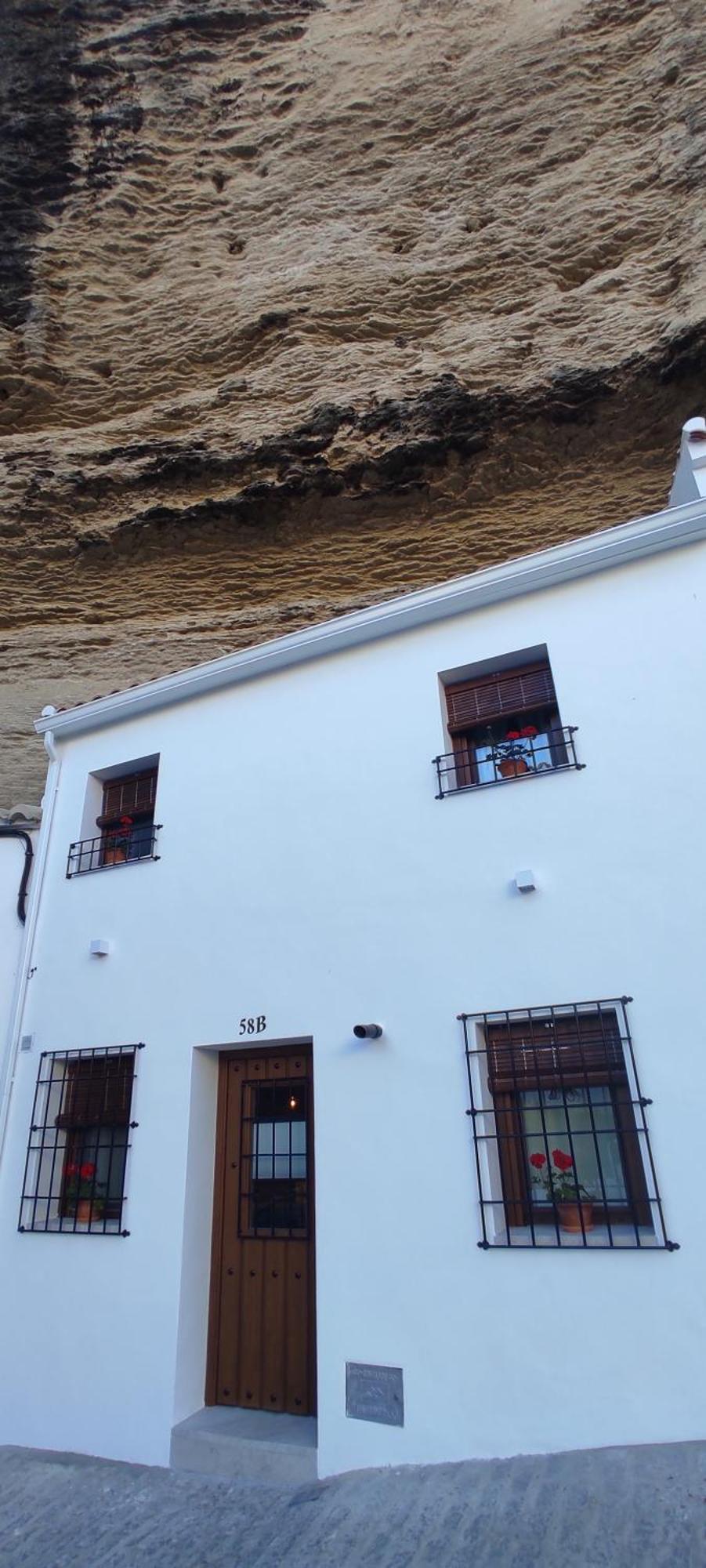 Casa Cueva Las Chicas Del Puente Setenil De Las Bodegas Bagian luar foto